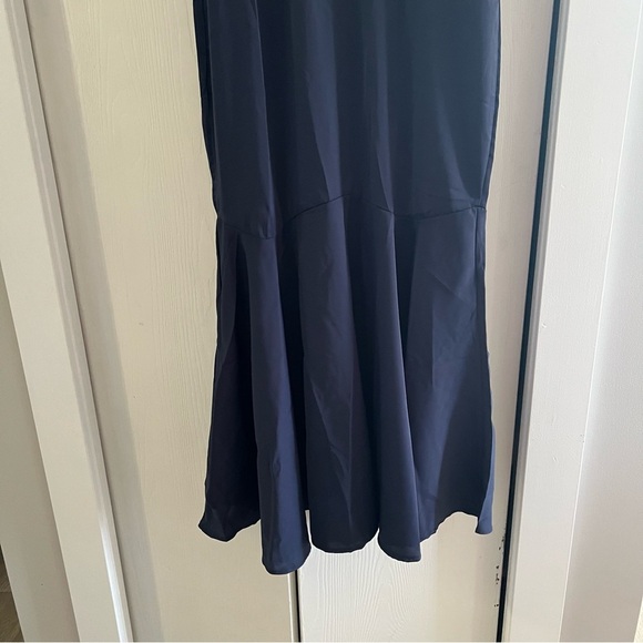 SHEIN Blue A-Line Midi Dress with Crew Neck and Short Sleeves - Picture 3 of 6